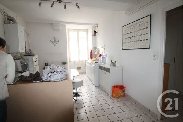 Appartement F3 &agrave; louer - 3 pi&egrave;ces - 71,06 m2 - Gannat - 03 - AUVERGNE