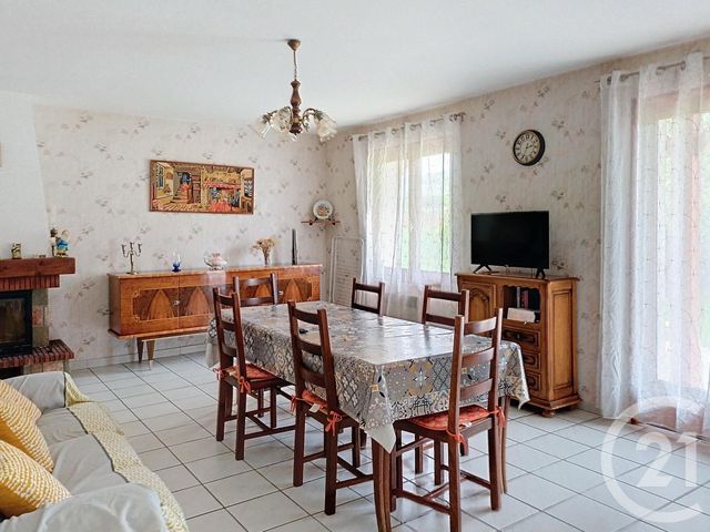 Maison &agrave; louer - 4 pi&egrave;ces - 93,69 m2 - Ussel D Allier - 03 - AUVERGNE