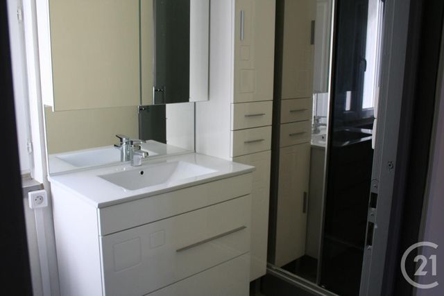 Maison &agrave; louer - 3 pi&egrave;ces - 76,80 m2 - Brout Vernet - 03 - AUVERGNE