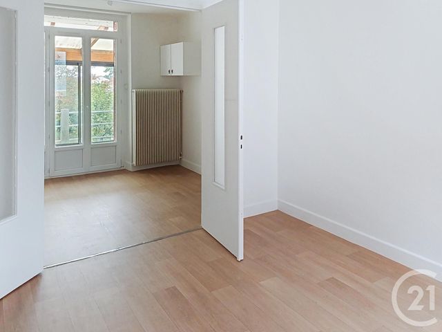 Maison &agrave; louer - 3 pi&egrave;ces - 67,35 m2 - Gannat - 03 - AUVERGNE