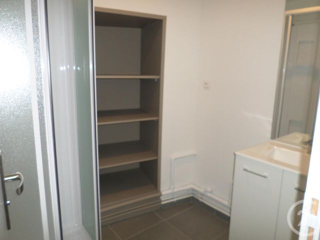 Appartement Duplex à louer - 3 pièces - 48.0 m2 - CHANTELLE - 03 - AUVERGNE - Century 21 Lefèbvre Immobilier Appartement Duplex à louer - 3 pièces - 48.0 m2 - CHANTELLE - 03 - AUVERGNE - Century 21 Lefèbvre Immobilier