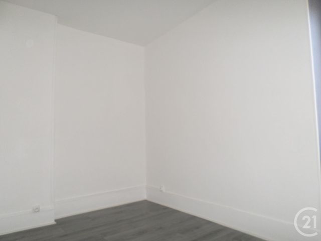 Appartement Duplex à louer - 3 pièces - 48.0 m2 - CHANTELLE - 03 - AUVERGNE - Century 21 Lefèbvre Immobilier Appartement Duplex à louer - 3 pièces - 48.0 m2 - CHANTELLE - 03 - AUVERGNE - Century 21 Lefèbvre Immobilier