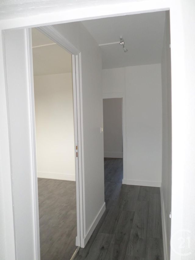 Appartement Duplex à louer - 3 pièces - 48.0 m2 - CHANTELLE - 03 - AUVERGNE - Century 21 Lefèbvre Immobilier Appartement Duplex à louer - 3 pièces - 48.0 m2 - CHANTELLE - 03 - AUVERGNE - Century 21 Lefèbvre Immobilier