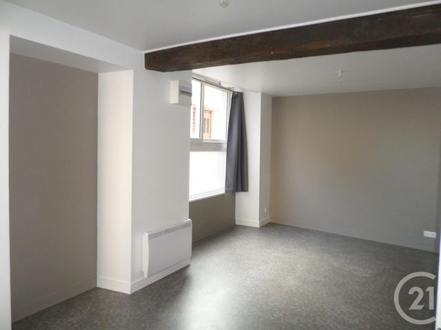 Appartement Duplex à louer - 3 pièces - 48.0 m2 - CHANTELLE - 03 - AUVERGNE - Century 21 Lefèbvre Immobilier Appartement Duplex à louer - 3 pièces - 48.0 m2 - CHANTELLE - 03 - AUVERGNE - Century 21 Lefèbvre Immobilier