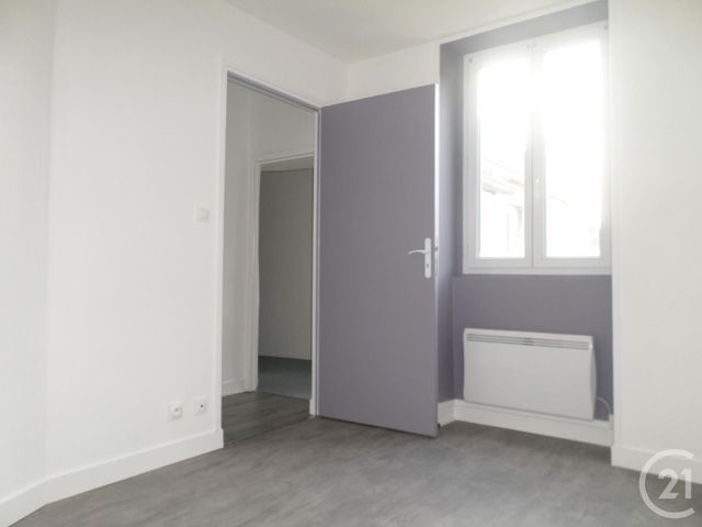 Appartement Duplex à louer - 3 pièces - 48.0 m2 - CHANTELLE - 03 - AUVERGNE - Century 21 Lefèbvre Immobilier Appartement Duplex à louer - 3 pièces - 48.0 m2 - CHANTELLE - 03 - AUVERGNE - Century 21 Lefèbvre Immobilier