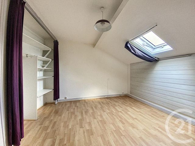 Appartement F4 à louer - 4 pièces - 80.0 m2 - ST POURCAIN SUR SIOULE - 03 - AUVERGNE - Century 21 Lefèbvre Immobilier Appartement F4 à louer - 4 pièces - 80.0 m2 - ST POURCAIN SUR SIOULE - 03 - AUVERGNE - Century 21 Lefèbvre Immobilier