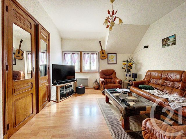 Appartement F4 à louer - 4 pièces - 80.0 m2 - ST POURCAIN SUR SIOULE - 03 - AUVERGNE - Century 21 Lefèbvre Immobilier Appartement F4 à louer - 4 pièces - 80.0 m2 - ST POURCAIN SUR SIOULE - 03 - AUVERGNE - Century 21 Lefèbvre Immobilier