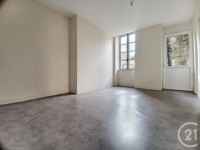 Appartement F3 à louer - 3 pièces - 64.0 m2 - ST POURCAIN SUR SIOULE - 03 - AUVERGNE - Century 21 Lefèbvre Immobilier Appartement F3 à louer - 3 pièces - 64.0 m2 - ST POURCAIN SUR SIOULE - 03 - AUVERGNE - Century 21 Lefèbvre Immobilier