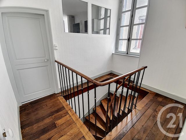 Appartement F3 à louer - 3 pièces - 64.0 m2 - ST POURCAIN SUR SIOULE - 03 - AUVERGNE - Century 21 Lefèbvre Immobilier Appartement F3 à louer - 3 pièces - 64.0 m2 - ST POURCAIN SUR SIOULE - 03 - AUVERGNE - Century 21 Lefèbvre Immobilier