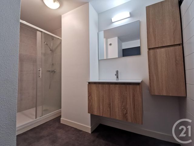 Appartement F3 à louer - 3 pièces - 75.0 m2 - ST POURCAIN SUR SIOULE - 03 - AUVERGNE - Century 21 Lefèbvre Immobilier Appartement F3 à louer - 3 pièces - 75.0 m2 - ST POURCAIN SUR SIOULE - 03 - AUVERGNE - Century 21 Lefèbvre Immobilier
