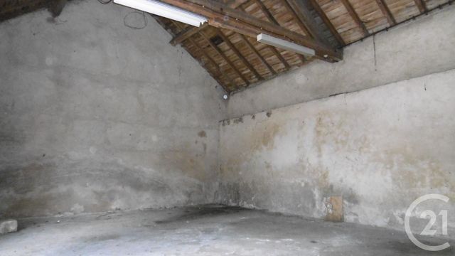 Afficher la photo en grand parking à vendre - 45.0 m2 - ST POURCAIN SUR SIOULE - 03 - AUVERGNE - Century 21 Lefèbvre Immobilier