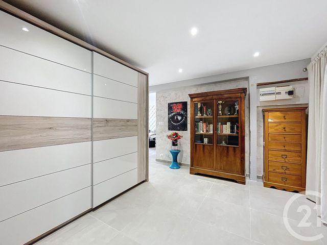 Afficher la photo en grand Maison à vendre - 7 pièces - 213,10 m2 - St Gerand Le Puy - 03 - AUVERGNE