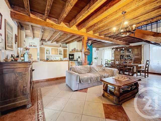 Afficher la photo en grand Maison à vendre - 7 pièces - 213,10 m2 - St Gerand Le Puy - 03 - AUVERGNE