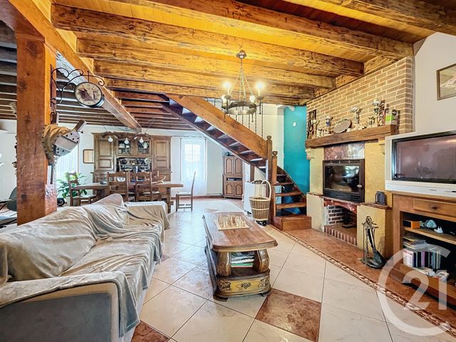 Afficher la photo en grand Maison à vendre - 7 pièces - 213,10 m2 - St Gerand Le Puy - 03 - AUVERGNE