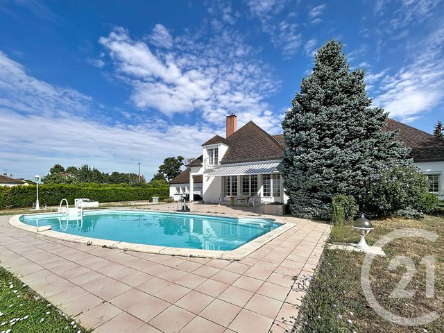 Maison &agrave; vendre - 7 pi&egrave;ces - 279,95 m2 - St Gerand Le Puy - 03 - AUVERGNE