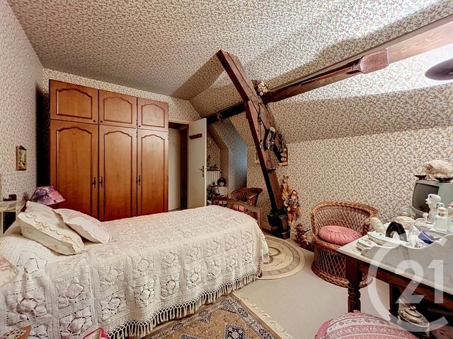 Maison &agrave; vendre - 7 pi&egrave;ces - 279,95 m2 - St Gerand Le Puy - 03 - AUVERGNE