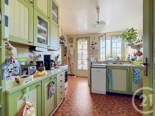 Maison &agrave; vendre - 7 pi&egrave;ces - 279,95 m2 - St Gerand Le Puy - 03 - AUVERGNE