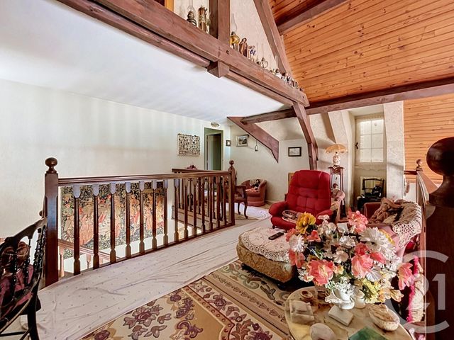 Maison &agrave; vendre - 7 pi&egrave;ces - 279,95 m2 - St Gerand Le Puy - 03 - AUVERGNE