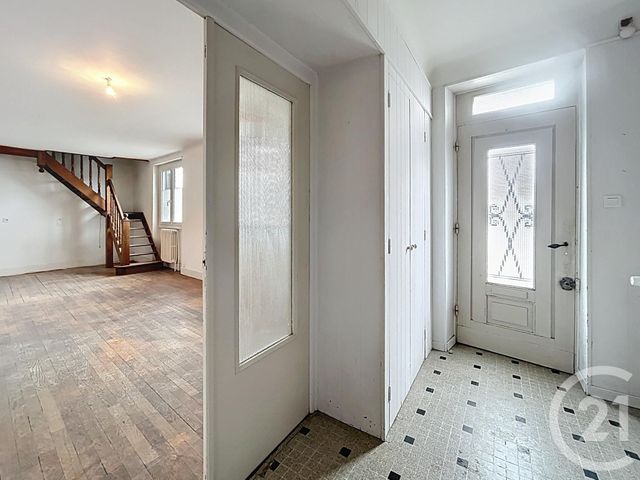 Maison &agrave; louer - 5 pi&egrave;ces - 120 m2 - St Pourcain Sur Sioule - 03 - AUVERGNE