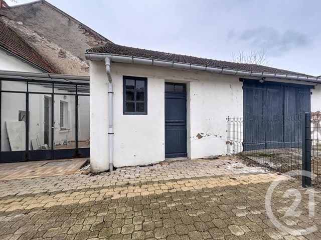 Maison &agrave; louer - 5 pi&egrave;ces - 120 m2 - St Pourcain Sur Sioule - 03 - AUVERGNE