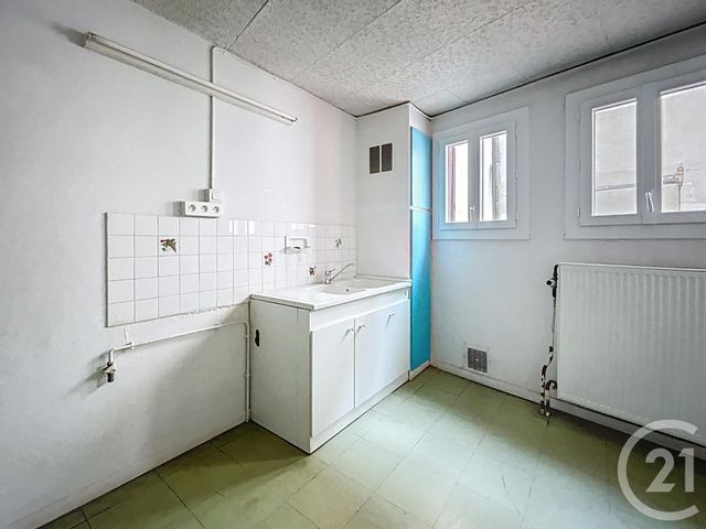 Appartement Local &agrave; louer - 4 pi&egrave;ces - 113 m2 - St Pourcain Sur Sioule - 03 - AUVERGNE