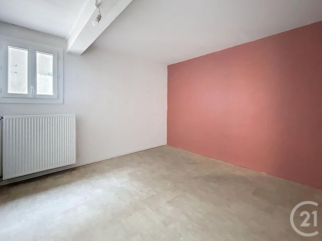 Appartement Local &agrave; louer - 4 pi&egrave;ces - 113 m2 - St Pourcain Sur Sioule - 03 - AUVERGNE