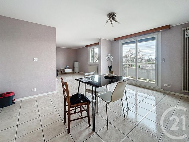 Appartement F3 à louer - 3 pièces - 92 m2 - Varennes Sur Allier - 03 - AUVERGNE