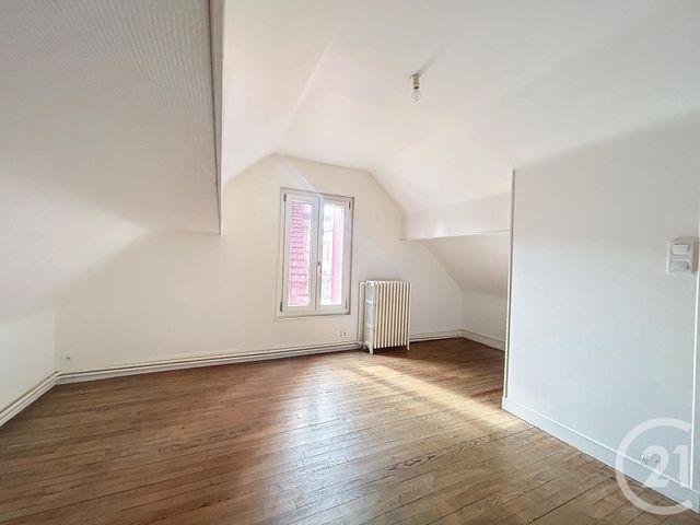 Maison &agrave; louer - 3 pi&egrave;ces - 60 m2 - Varennes Sur Allier - 03 - AUVERGNE