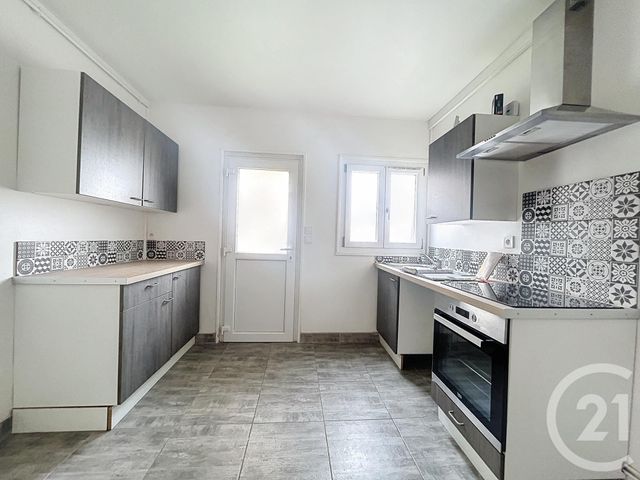 Maison &agrave; louer - 3 pi&egrave;ces - 60 m2 - Varennes Sur Allier - 03 - AUVERGNE