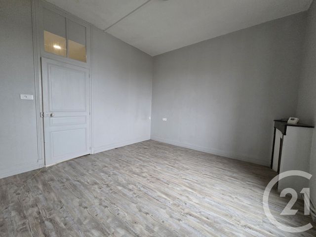 Appartement T4 à louer - 4 pièces - 80 m2 - Varennes Sur Allier - 03 - AUVERGNE