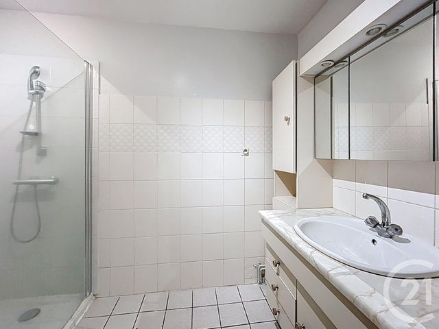 Maison &agrave; louer - 3 pi&egrave;ces - 100 m2 - St Pourcain Sur Sioule - 03 - AUVERGNE