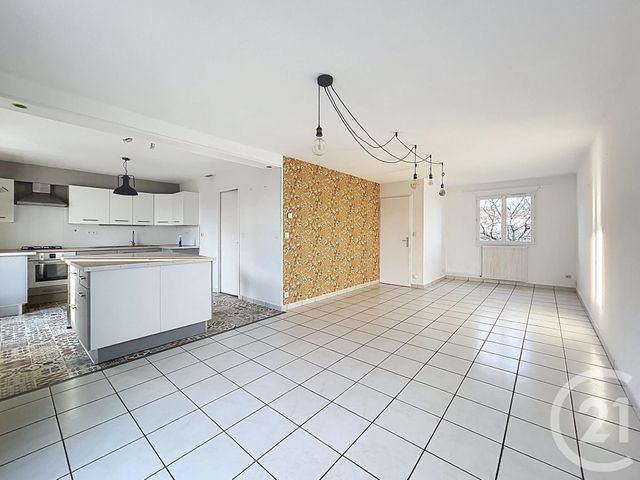 Maison &agrave; louer - 3 pi&egrave;ces - 100 m2 - St Pourcain Sur Sioule - 03 - AUVERGNE