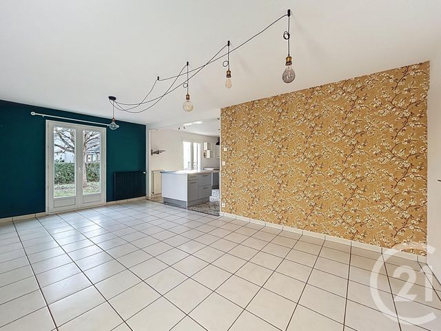 Maison &agrave; louer - 3 pi&egrave;ces - 100 m2 - St Pourcain Sur Sioule - 03 - AUVERGNE
