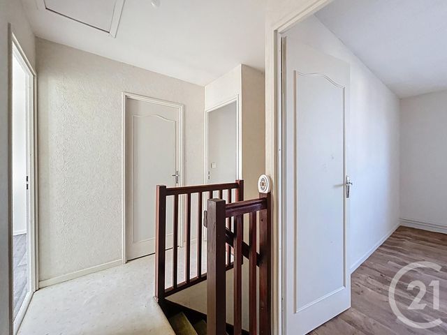 Maison &agrave; louer - 3 pi&egrave;ces - 100 m2 - St Pourcain Sur Sioule - 03 - AUVERGNE