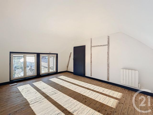 Maison &agrave; louer - 5 pi&egrave;ces - 140 m2 - Le Theil - 03 - AUVERGNE