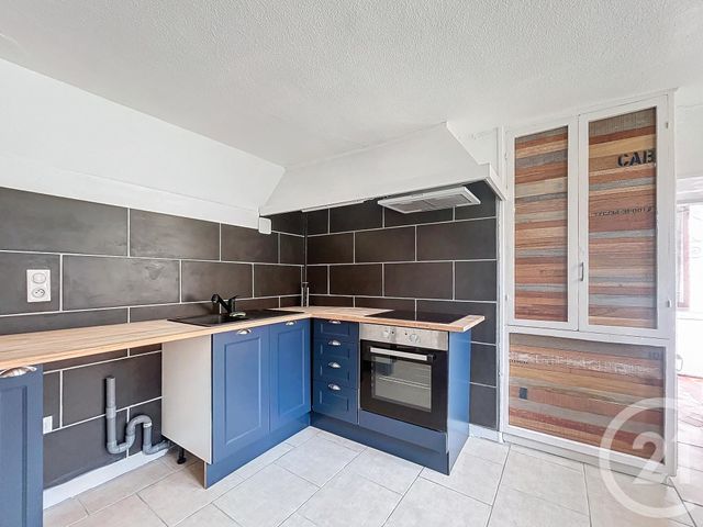 Maison &agrave; louer - 5 pi&egrave;ces - 140 m2 - Le Theil - 03 - AUVERGNE