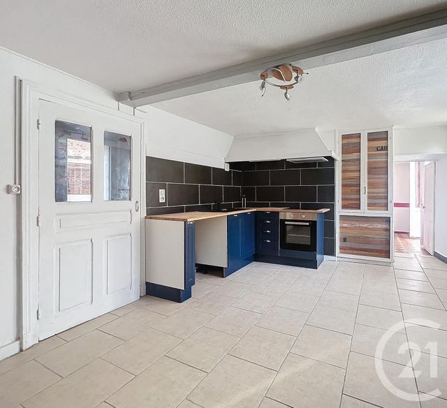 Maison &agrave; louer - 5 pi&egrave;ces - 140 m2 - Le Theil - 03 - AUVERGNE