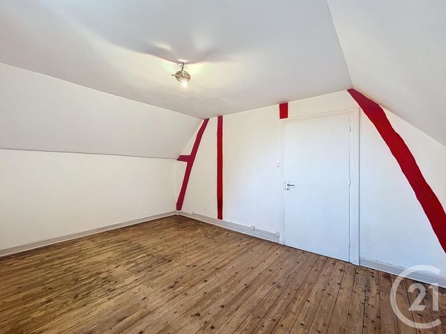 Maison &agrave; louer - 5 pi&egrave;ces - 140 m2 - Le Theil - 03 - AUVERGNE