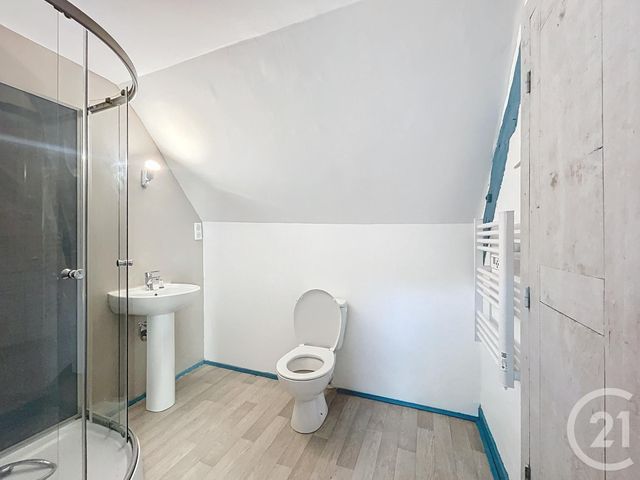 Maison &agrave; louer - 5 pi&egrave;ces - 140 m2 - Le Theil - 03 - AUVERGNE