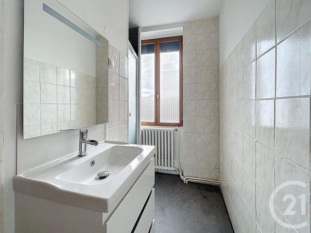 Maison &agrave; louer - 2 pi&egrave;ces - 54 m2 - St Pourcain Sur Sioule - 03 - AUVERGNE