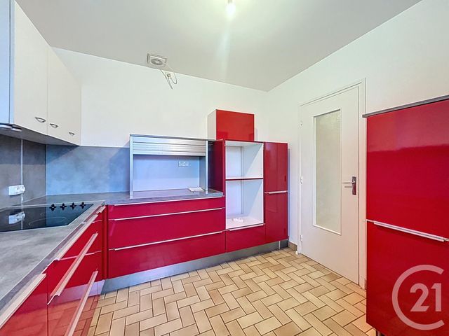 Appartement F4 &agrave; louer - 4 pi&egrave;ces - 90 m2 - St Pourcain Sur Sioule - 03 - AUVERGNE