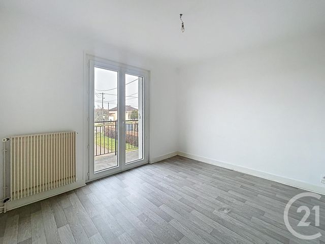 Appartement F4 &agrave; louer - 4 pi&egrave;ces - 90 m2 - St Pourcain Sur Sioule - 03 - AUVERGNE