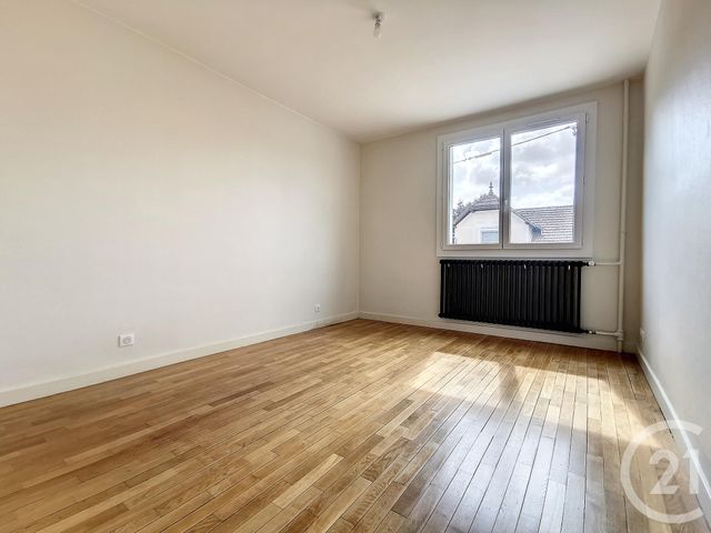 Appartement F3 &agrave; louer - 3 pi&egrave;ces - 80,80 m2 - Varennes Sur Allier - 03 - AUVERGNE