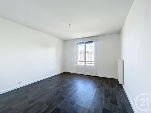Appartement F3 &agrave; louer - 3 pi&egrave;ces - 78 m2 - St Pourcain Sur Sioule - 03 - AUVERGNE
