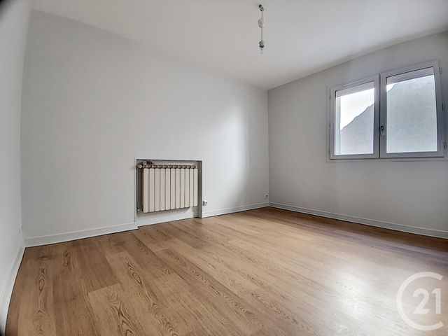 Maison &agrave; louer - 3 pi&egrave;ces - 53,30 m2 - St Pourcain Sur Sioule - 03 - AUVERGNE