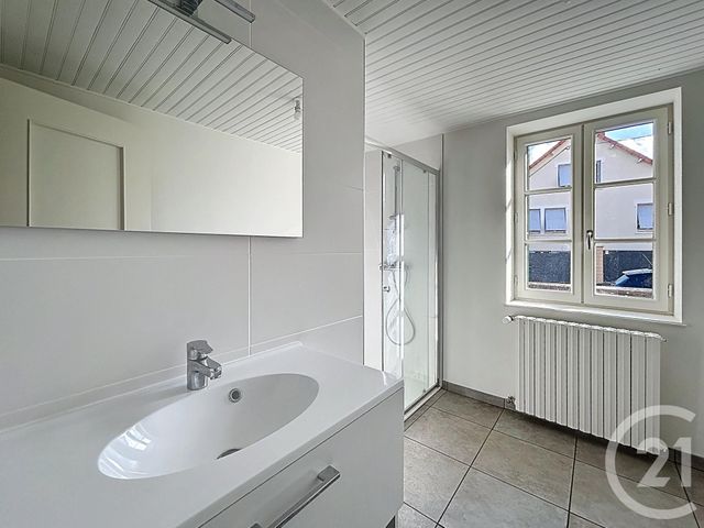 Maison &agrave; louer - 4 pi&egrave;ces - 68,80 m2 - Bellenaves - 03 - AUVERGNE