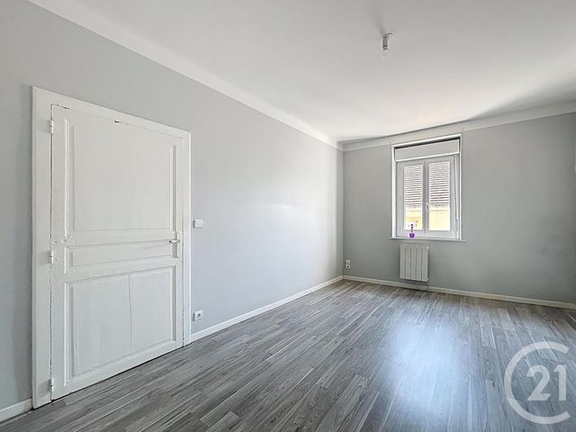 Appartement F2 &agrave; louer - 2 pi&egrave;ces - 34 m2 - St Pourcain Sur Sioule - 03 - AUVERGNE