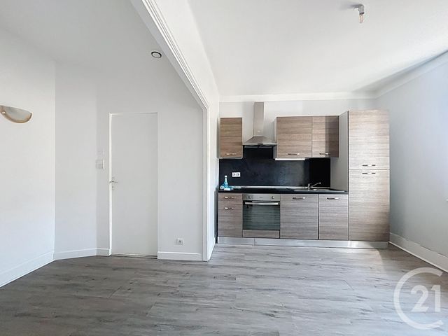 Appartement F2 &agrave; louer - 2 pi&egrave;ces - 34 m2 - St Pourcain Sur Sioule - 03 - AUVERGNE