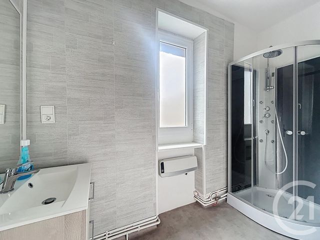 Appartement F2 &agrave; louer - 2 pi&egrave;ces - 34 m2 - St Pourcain Sur Sioule - 03 - AUVERGNE