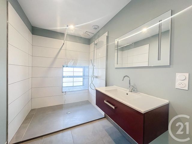 Maison &agrave; louer - 3 pi&egrave;ces - 60,21 m2 - Verneuil En Bourbonnais - 03 - AUVERGNE